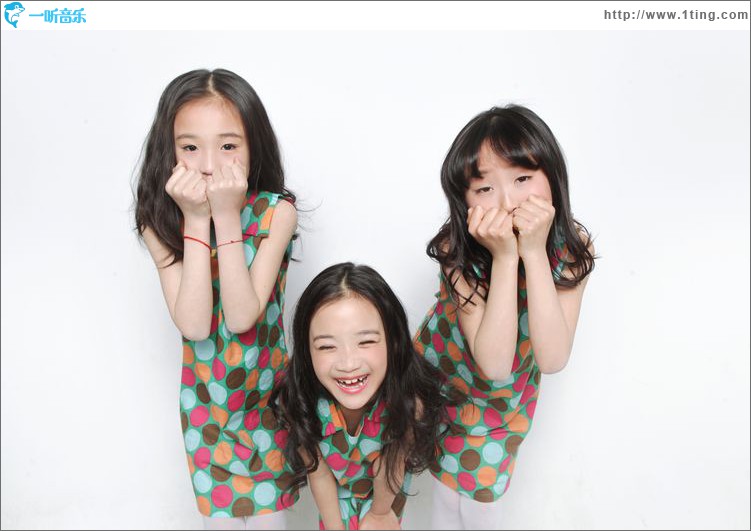 <em>宇宙无敌超级美少女</em>(单曲)_YOYO+全碟试听下