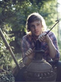 Andrew Belle