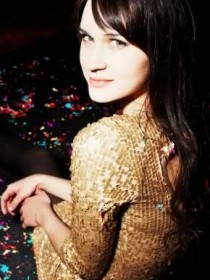 Breanne Düren