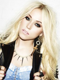 Amelia Lily