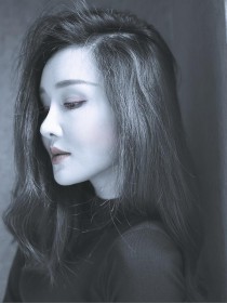 胡曉伊 (Alice)