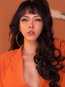 由美