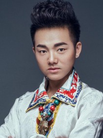 江央