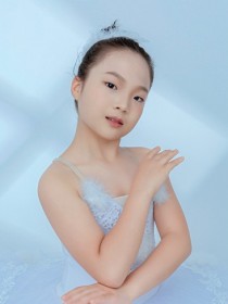 李依縈