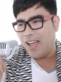 苗伟