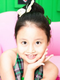 李依依