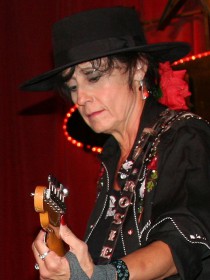 Rosie Flores