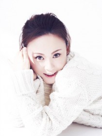 李伊彤