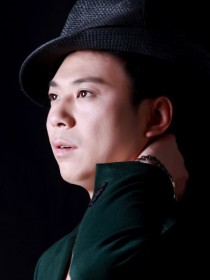 忆华