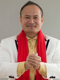 嘉利