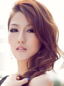 林依