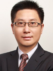董新龙