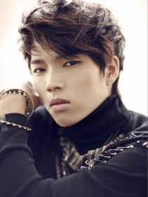 남우현(南优铉)