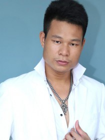 李威龙