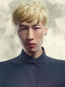 任炟名