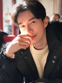 王冠逸