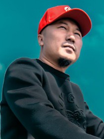 呼和浩楠