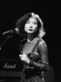 严雯君