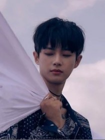 金龙国 (김용국)