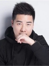 龙奕