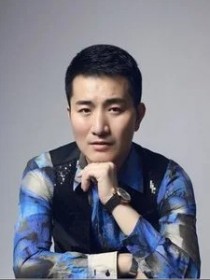 谢龙
