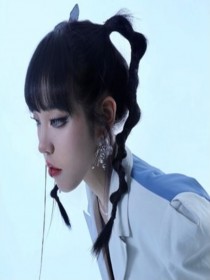 黄之仪Kyra Zilver