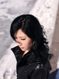 张启靓