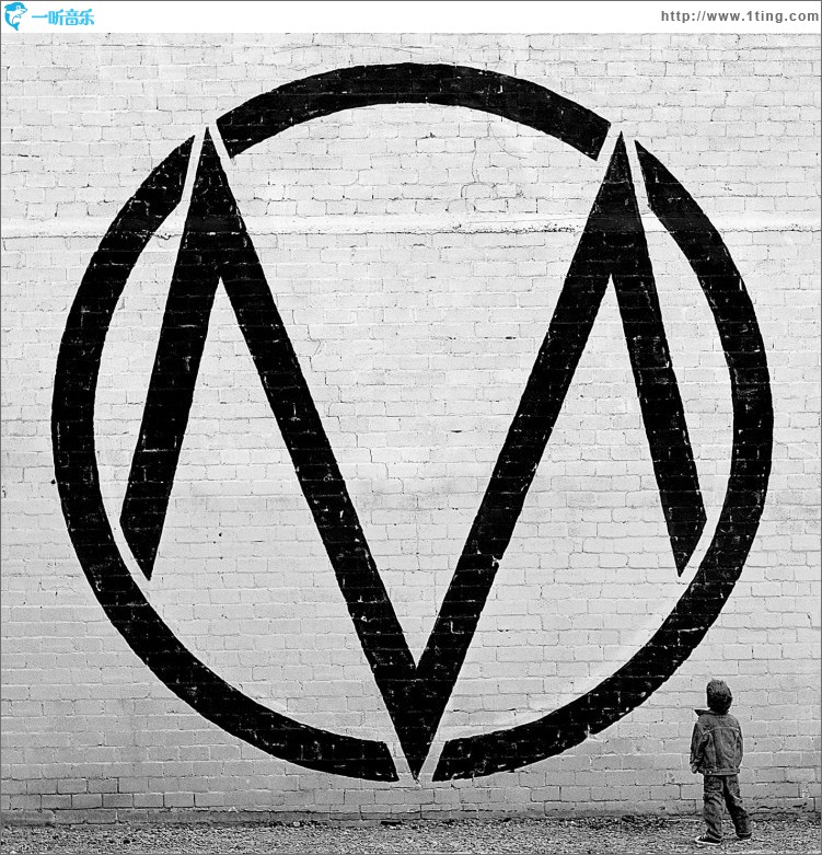 Black & White (Deluxe)