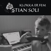 Klokka er fem