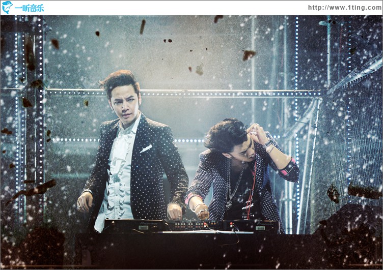 raining on the dance floor(Single)
