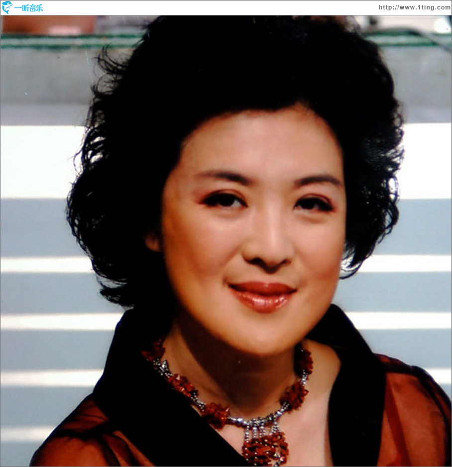 月亮出来亮汪汪 (单曲)
