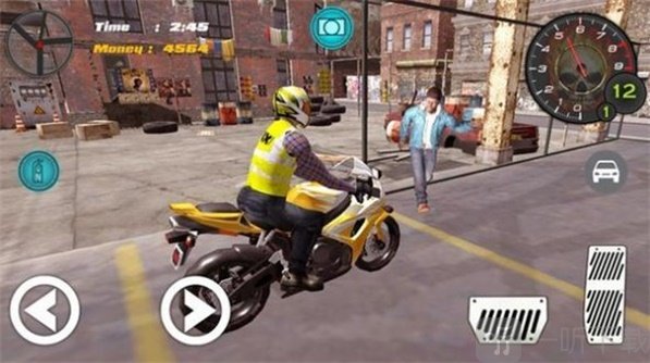 特技摩托车手竞速