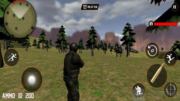 战争幸存者射击英雄