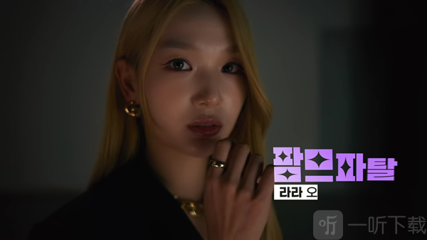 我和美女锁在办公室了
