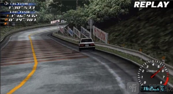 头文字d公路传说手机版漂移操作步骤三