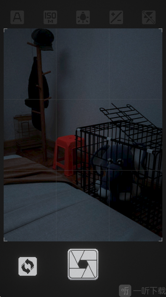 Can'tSleep手游滑动屏幕拍摄房间各角落画面