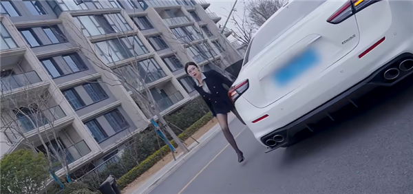 合租恋人游戏快速跳过剧情截图